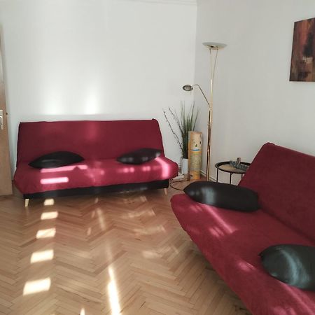 Ferienwohnung Vero Apartament Central Rm Valcea Râmnicu Vâlcea Exterior foto